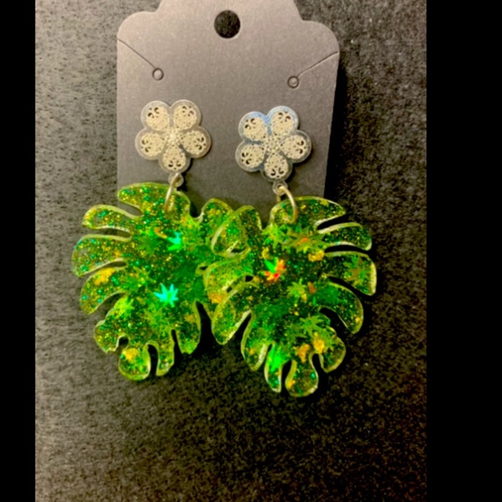 Leaf earrings